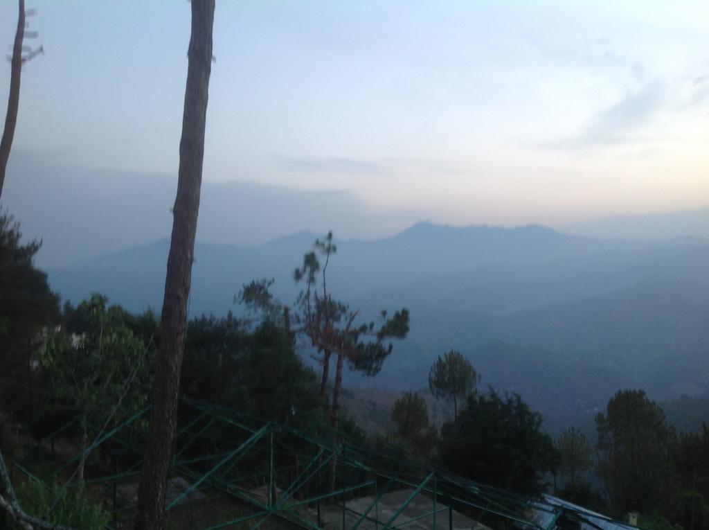 Woodsvilla Resort Ranikhet Bagian luar foto